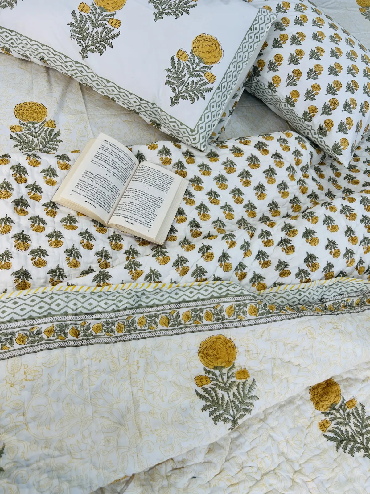 Marigold Ivory Muslin Cotton Quilt - Handblock Printed