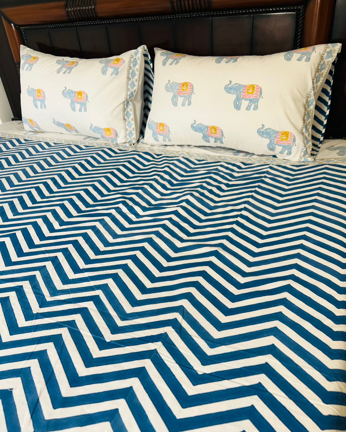 Neela Hathi Cotton Bedsheet Set