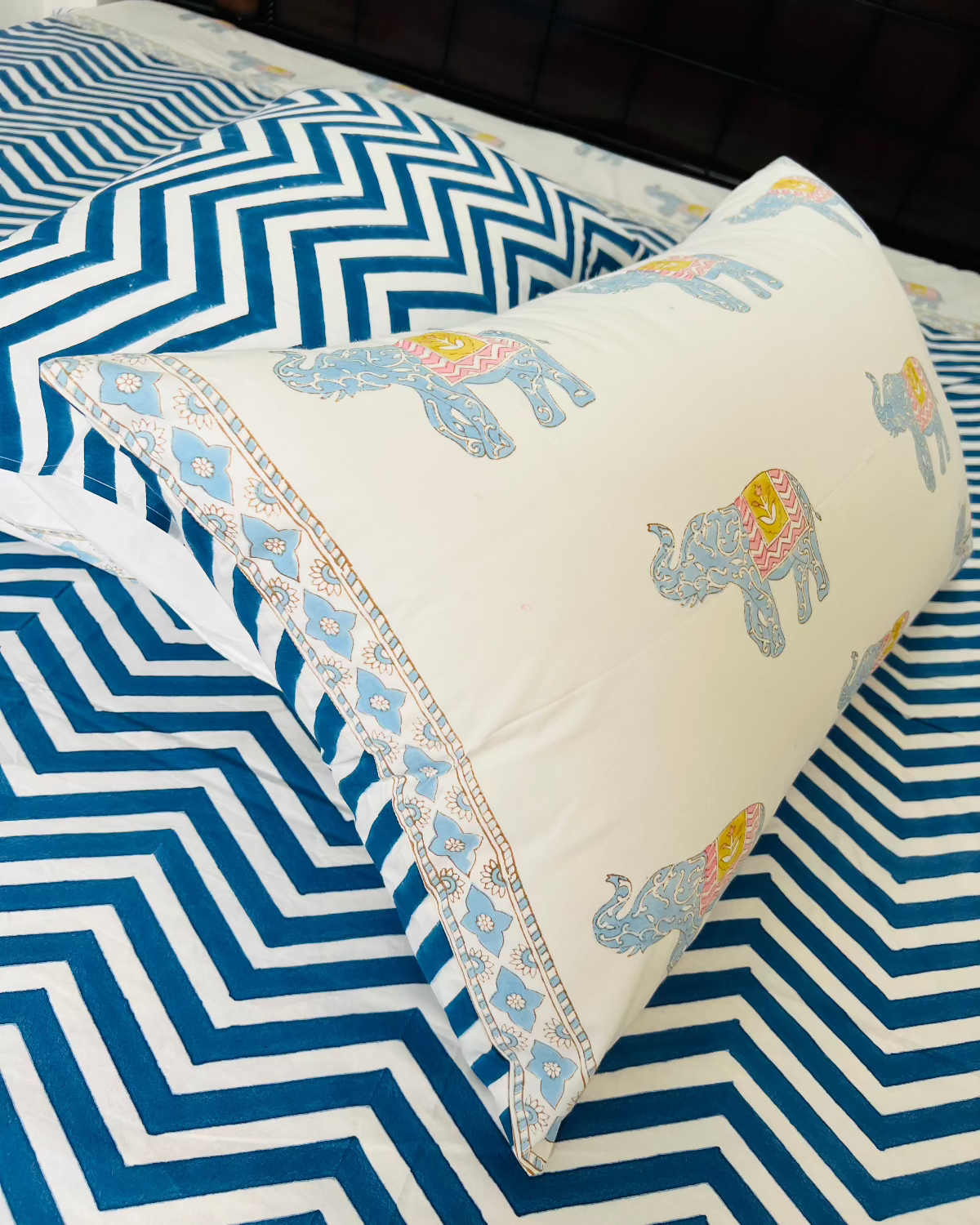 Neela Hathi Cotton Bedsheet Set