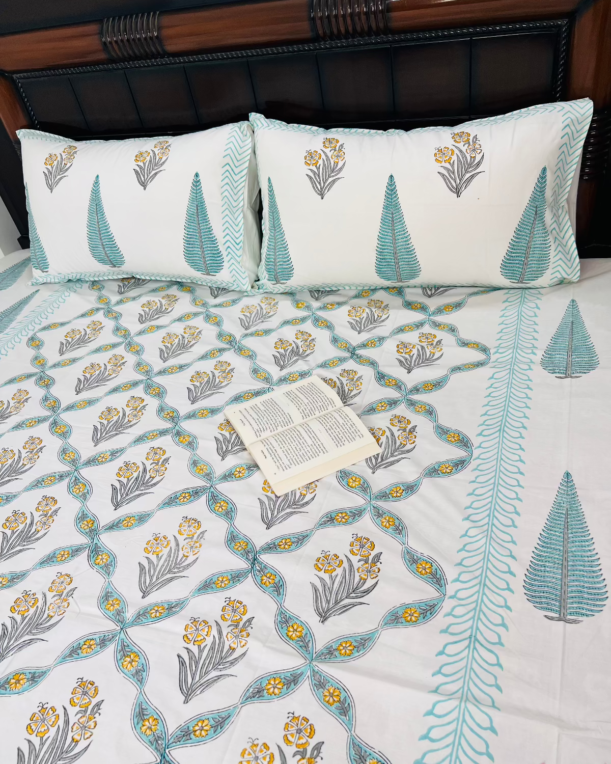 Akash Veena Cotton Bedsheet Set